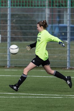 Bild 40 - B-Juniorinnen SG Weststeinburg/Bei - SV Fisia 03 : Ergebnis: 1:2